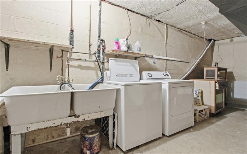 1025 Willowbrook Road, 15089, 15089, 3 Bedroom Bedrooms, ,2 BathroomBathrooms,Residential,For Sale,Willowbrook Road,1769593