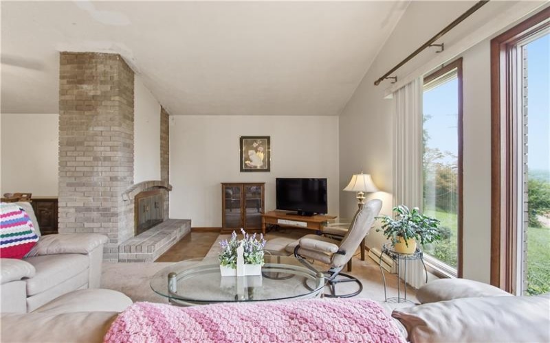 1025 Willowbrook Road, 15089, 15089, 3 Bedroom Bedrooms, ,2 BathroomBathrooms,Residential,For Sale,Willowbrook Road,1769593