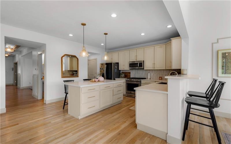 2087 Majestic Dr, Canonsburg, 15317, 4 Bedrooms Bedrooms, ,3.1 BathroomsBathrooms,Residential,For Sale,Majestic Dr,1769704