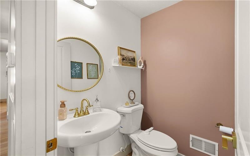2087 Majestic Dr, Canonsburg, 15317, 4 Bedrooms Bedrooms, ,3.1 BathroomsBathrooms,Residential,For Sale,Majestic Dr,1769704