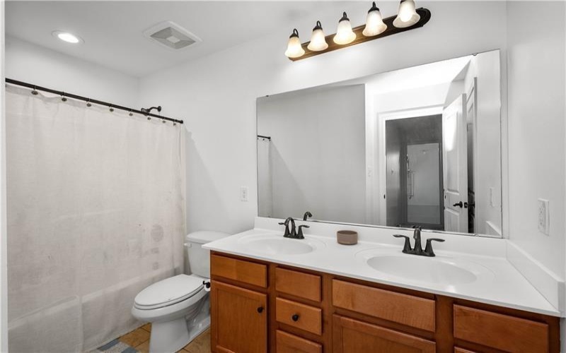 2087 Majestic Dr, Canonsburg, 15317, 4 Bedrooms Bedrooms, ,3.1 BathroomsBathrooms,Residential,For Sale,Majestic Dr,1769704