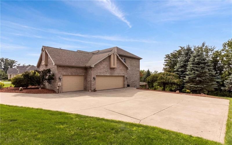 1002 Kings Ct, Trafford, 15085, 5 Bedroom Bedrooms, 12 Room Rooms,4.1 BathroomBathrooms,Residential,For Sale,Kings Ct,1769712