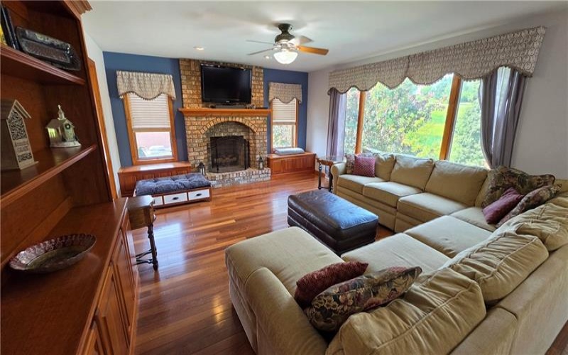 2182 Bradbury Ln, North Huntingdon, 15642, 5 Bedroom Bedrooms, 14 Room Rooms,5.2 BathroomBathrooms,Residential,For Sale,Bradbury Ln,1769790