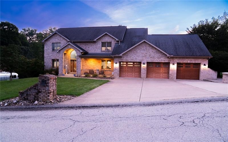 2182 Bradbury Ln, North Huntingdon, 15642, 5 Bedroom Bedrooms, 14 Room Rooms,5.2 BathroomBathrooms,Residential,For Sale,Bradbury Ln,1769790