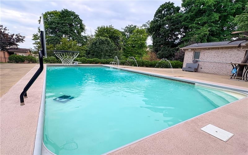 2182 Bradbury Ln, North Huntingdon, 15642, 5 Bedroom Bedrooms, 14 Room Rooms,5.2 BathroomBathrooms,Residential,For Sale,Bradbury Ln,1769790