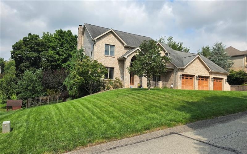 2182 Bradbury Ln, North Huntingdon, 15642, 5 Bedroom Bedrooms, 14 Room Rooms,5.2 BathroomBathrooms,Residential,For Sale,Bradbury Ln,1769790