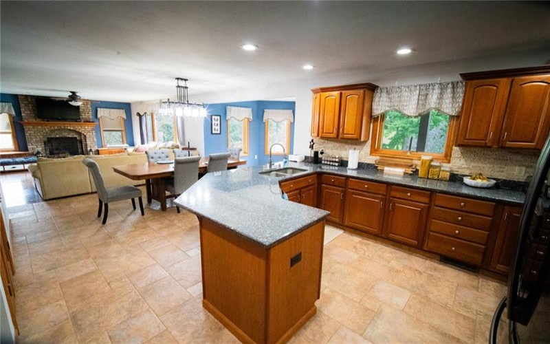 2182 Bradbury Ln, North Huntingdon, 15642, 5 Bedroom Bedrooms, 14 Room Rooms,5.2 BathroomBathrooms,Residential,For Sale,Bradbury Ln,1769790