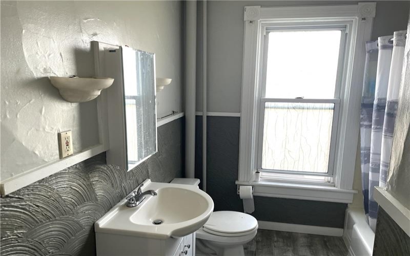 213 Central Ave, Canonsburg, 15317, 4 Bedrooms Bedrooms, ,4 BathroomsBathrooms,Residential,For Sale,Central Ave,1763015