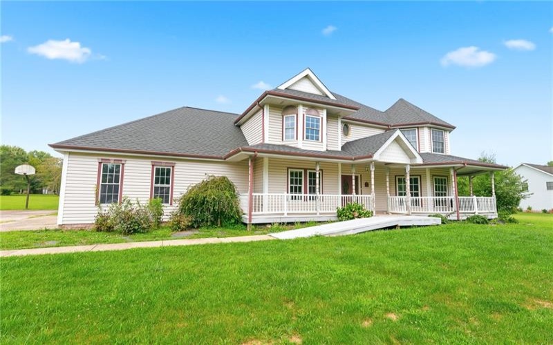 259 Center St, Carmichaels, 15320, 4 Bedroom Bedrooms, ,3 BathroomBathrooms,Residential,For Sale,Center St,1769438