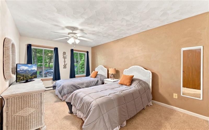 1733 Snowfield Drive, Hidden Valley, 15502, 3 Bedrooms Bedrooms, 8 Rooms Rooms,2 BathroomsBathrooms,Residential,For Sale,Snowfield Drive,1769652