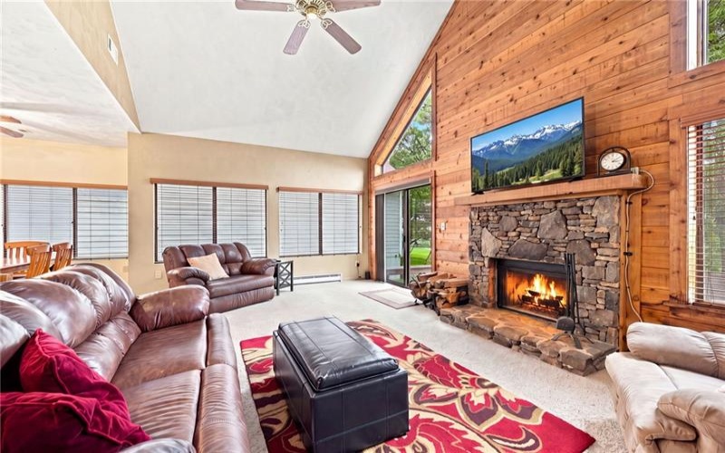1733 Snowfield Drive, Hidden Valley, 15502, 3 Bedrooms Bedrooms, 8 Rooms Rooms,2 BathroomsBathrooms,Residential,For Sale,Snowfield Drive,1769652