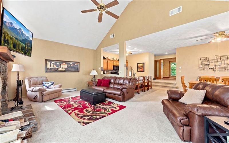 1733 Snowfield Drive, Hidden Valley, 15502, 3 Bedrooms Bedrooms, 8 Rooms Rooms,2 BathroomsBathrooms,Residential,For Sale,Snowfield Drive,1769652