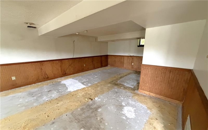 631 Wellington Drive, Greensburg, 15601, 3 Bedrooms Bedrooms, 7 Rooms Rooms,2.1 BathroomsBathrooms,Residential,For Sale,Wellington Drive,1769763