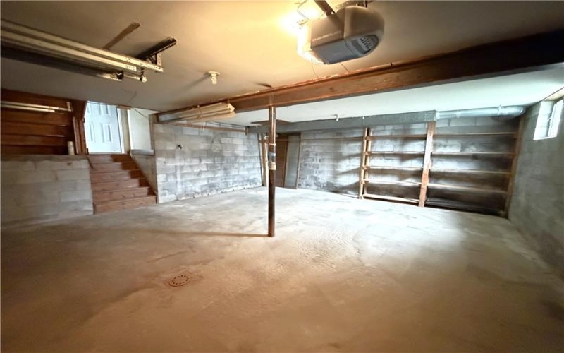 631 Wellington Drive, Greensburg, 15601, 3 Bedrooms Bedrooms, 7 Rooms Rooms,2.1 BathroomsBathrooms,Residential,For Sale,Wellington Drive,1769763