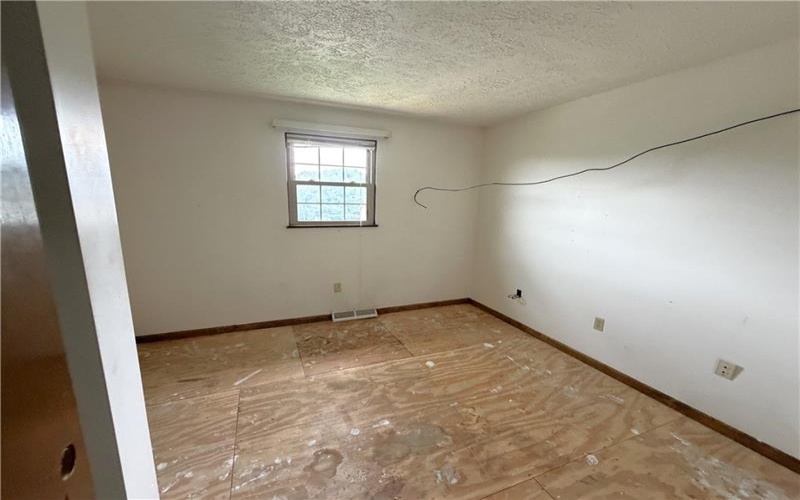 631 Wellington Drive, Greensburg, 15601, 3 Bedrooms Bedrooms, 7 Rooms Rooms,2.1 BathroomsBathrooms,Residential,For Sale,Wellington Drive,1769763