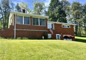 804 Redwood Dr, Mc Donald, 15057, 3 Bedrooms Bedrooms, ,2.1 BathroomsBathrooms,Residential,For Sale,Redwood Dr,1769788