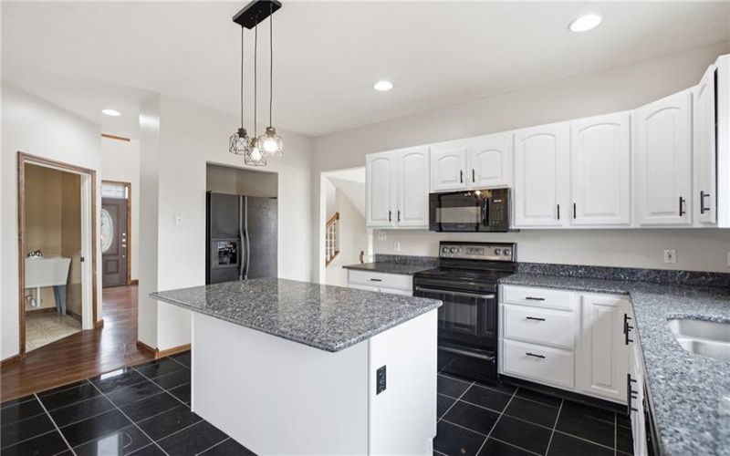 1019 Kimberly Drive, Uniontown, 15401, 4 Bedrooms Bedrooms, 11 Rooms Rooms,2.2 BathroomsBathrooms,Residential,For Sale,Kimberly Drive,1769923
