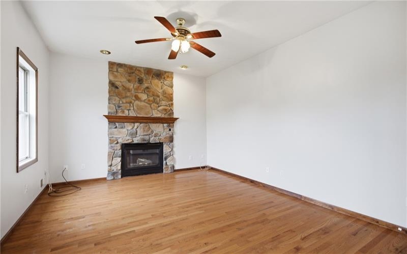 1019 Kimberly Drive, Uniontown, 15401, 4 Bedrooms Bedrooms, 11 Rooms Rooms,2.2 BathroomsBathrooms,Residential,For Sale,Kimberly Drive,1769923