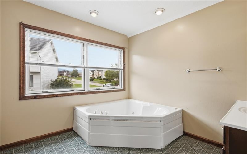 1019 Kimberly Drive, Uniontown, 15401, 4 Bedrooms Bedrooms, 11 Rooms Rooms,2.2 BathroomsBathrooms,Residential,For Sale,Kimberly Drive,1769923