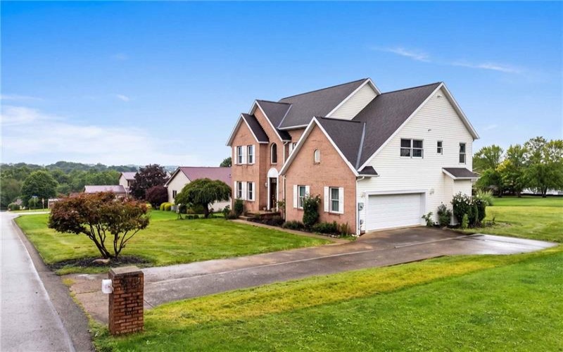 1019 Kimberly Drive, Uniontown, 15401, 4 Bedrooms Bedrooms, 11 Rooms Rooms,2.2 BathroomsBathrooms,Residential,For Sale,Kimberly Drive,1769923