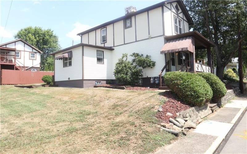 213 2nd Ave, Elco, 15434, 2 Bedrooms Bedrooms, 7 Rooms Rooms,3 BathroomsBathrooms,Residential,For Sale,2nd Ave,1769925