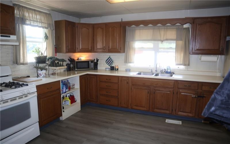 213 2nd Ave, Elco, 15434, 2 Bedrooms Bedrooms, 7 Rooms Rooms,3 BathroomsBathrooms,Residential,For Sale,2nd Ave,1769925