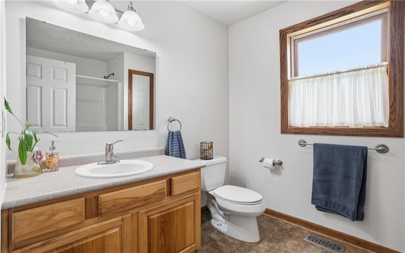 220 Main Rd, West Alexander, 15376, 4 Bedrooms Bedrooms, ,2.1 BathroomsBathrooms,Farm-acreage-lot,For Sale,Main Rd,1759950