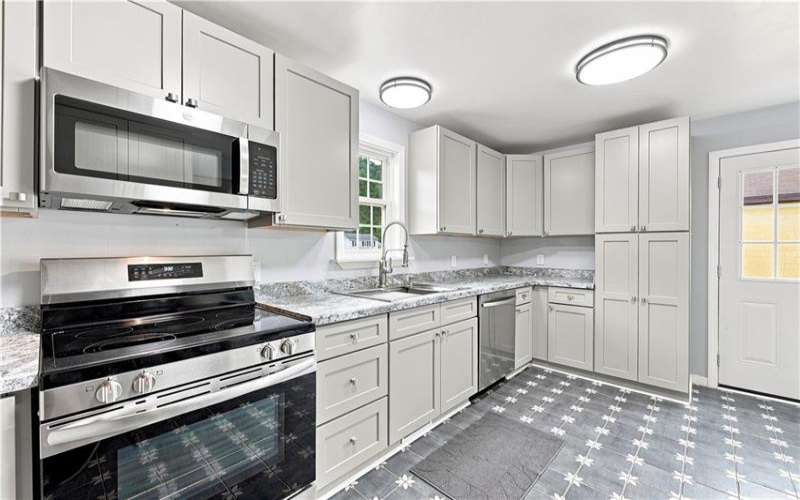 434 2nd, Sutersville, 15083, 4 Bedroom Bedrooms, 9 Room Rooms,2 BathroomBathrooms,Residential,For Sale,2nd,1769553