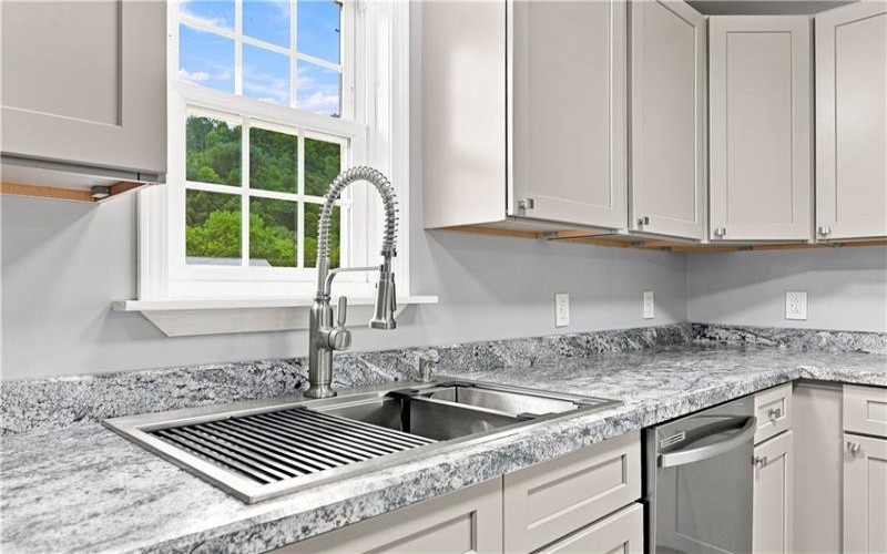 434 2nd, Sutersville, 15083, 4 Bedroom Bedrooms, 9 Room Rooms,2 BathroomBathrooms,Residential,For Sale,2nd,1769553