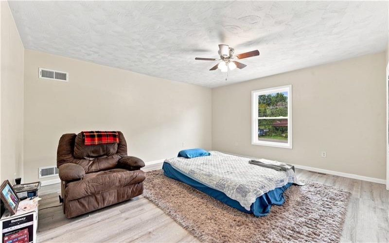 434 2nd, Sutersville, 15083, 4 Bedroom Bedrooms, 9 Room Rooms,2 BathroomBathrooms,Residential,For Sale,2nd,1769553