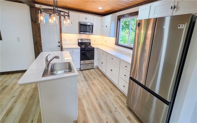 1628 Smith Twp State Road, Burgettstown, 15021, 4 Bedrooms Bedrooms, 8 Rooms Rooms,2 BathroomsBathrooms,Residential,For Sale,Smith Twp State Road,1769980