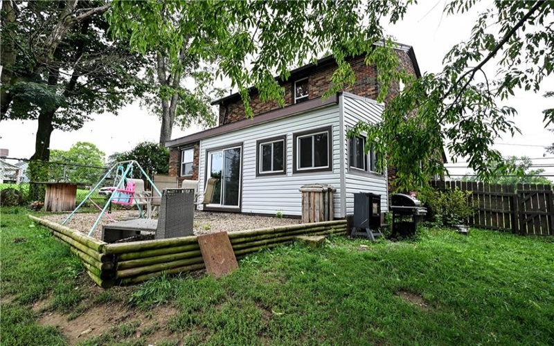1718 4th St, Monongahela, 15063, 3 Bedrooms Bedrooms, 10 Rooms Rooms,1.1 BathroomsBathrooms,Residential,For Sale,4th St,1769985