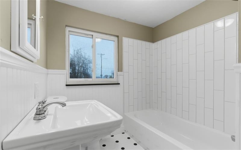 116 Warren Dr, New Kensington, 15068, 3 Bedroom Bedrooms, 6 Room Rooms,1.1 BathroomBathrooms,Residential,For Sale,Warren Dr,1770000