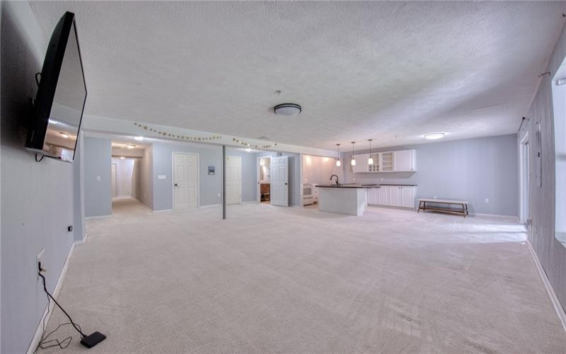 2115 Shawnee Dr, Washington, 15301, 3 Bedrooms Bedrooms, 8 Rooms Rooms,3.1 BathroomsBathrooms,Residential,For Sale,Shawnee Dr,1770006