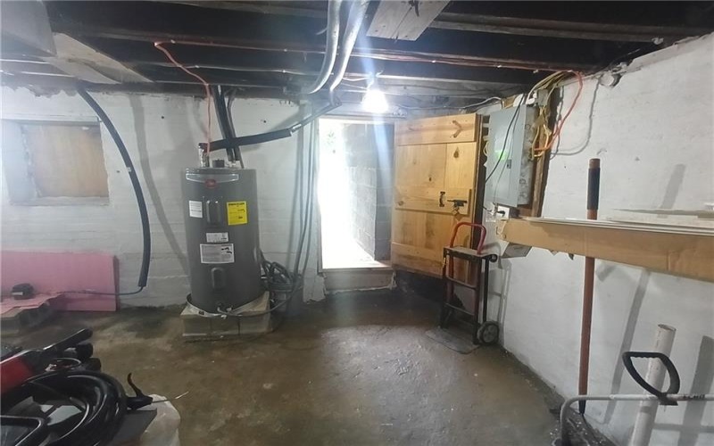 210 4TH STREET, JEANETTE, 15644, 3 Bedrooms Bedrooms, 5 Rooms Rooms,1.1 BathroomsBathrooms,Residential,For Sale,4TH STREET,1770042