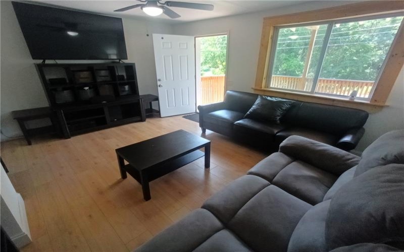 210 4TH STREET, JEANETTE, 15644, 3 Bedrooms Bedrooms, 5 Rooms Rooms,1.1 BathroomsBathrooms,Residential,For Sale,4TH STREET,1770042