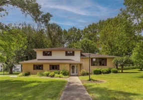 113 Heritage Hills Rd, Uniontown, 15401, 3 Bedrooms Bedrooms, 8 Rooms Rooms,3 BathroomsBathrooms,Residential,For Sale,Heritage Hills Rd,1760463