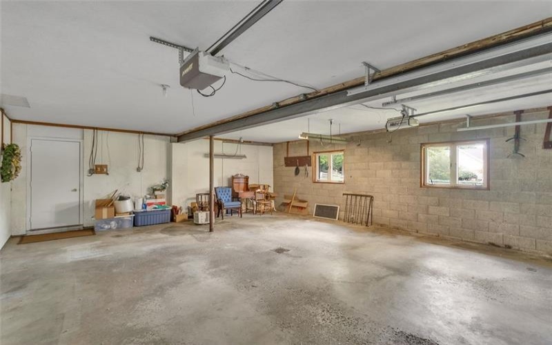 113 Heritage Hills Rd, Uniontown, 15401, 3 Bedrooms Bedrooms, 8 Rooms Rooms,3 BathroomsBathrooms,Residential,For Sale,Heritage Hills Rd,1760463