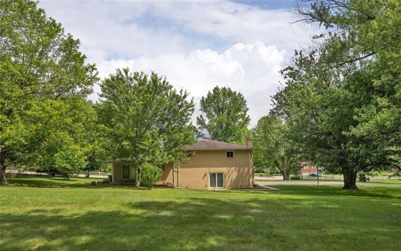 113 Heritage Hills Rd, Uniontown, 15401, 3 Bedrooms Bedrooms, 8 Rooms Rooms,3 BathroomsBathrooms,Residential,For Sale,Heritage Hills Rd,1760463