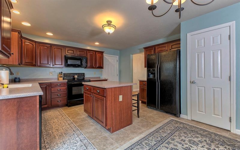 125 Ashton DRIVE, Mount Pleasant, 15666, 3 Bedroom Bedrooms, 10 Room Rooms,3.1 BathroomBathrooms,Residential,For Sale,Ashton,1770024