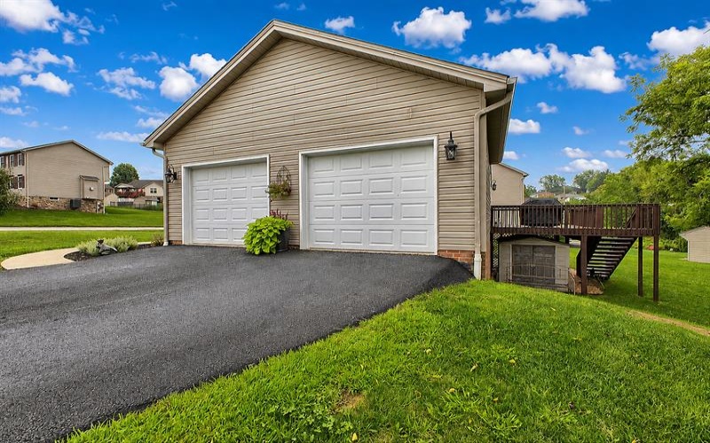 125 Ashton DRIVE, Mount Pleasant, 15666, 3 Bedroom Bedrooms, 10 Room Rooms,3.1 BathroomBathrooms,Residential,For Sale,Ashton,1770024