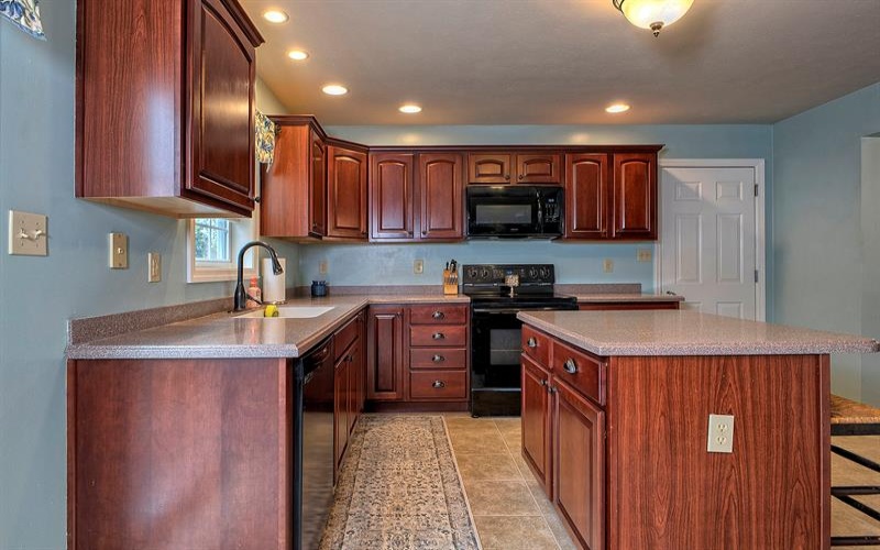 125 Ashton DRIVE, Mount Pleasant, 15666, 3 Bedroom Bedrooms, 10 Room Rooms,3.1 BathroomBathrooms,Residential,For Sale,Ashton,1770024