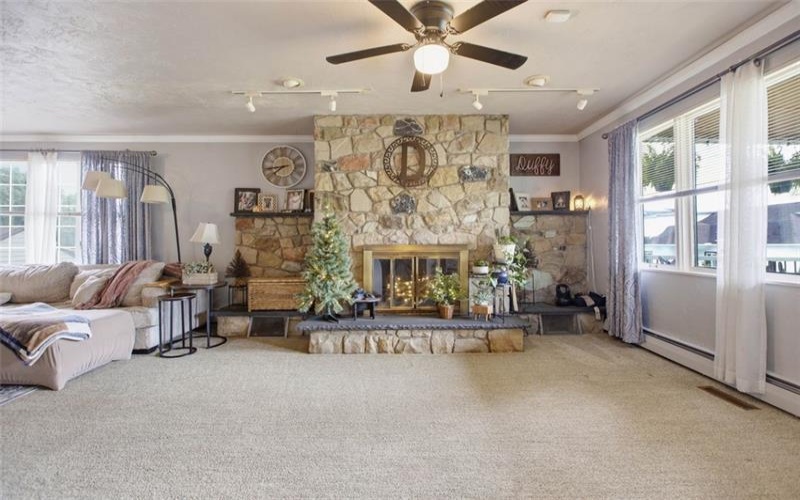223 Wilson, Charleroi, 15022, 5 Bedrooms Bedrooms, 11 Rooms Rooms,3 BathroomsBathrooms,Residential,For Sale,Wilson,1770110