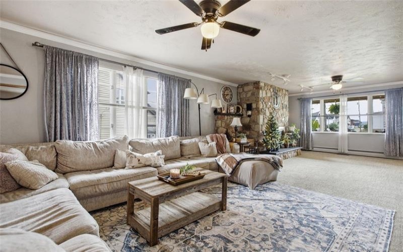 223 Wilson, Charleroi, 15022, 5 Bedrooms Bedrooms, 11 Rooms Rooms,3 BathroomsBathrooms,Residential,For Sale,Wilson,1770110