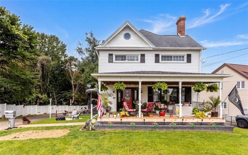 223 Wilson, Charleroi, 15022, 5 Bedrooms Bedrooms, 11 Rooms Rooms,3 BathroomsBathrooms,Residential,For Sale,Wilson,1770110