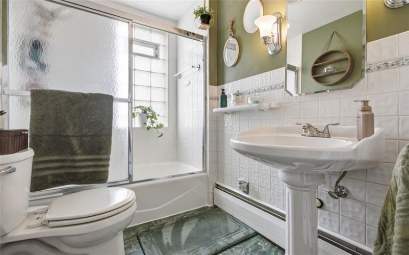223 Wilson, Charleroi, 15022, 5 Bedrooms Bedrooms, 11 Rooms Rooms,3 BathroomsBathrooms,Residential,For Sale,Wilson,1770110