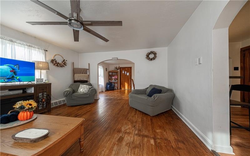 1309 Main St, Burgettstown, 15021, 4 Bedroom Bedrooms, ,1.1 BathroomBathrooms,Residential,For Sale,Main St,1770207