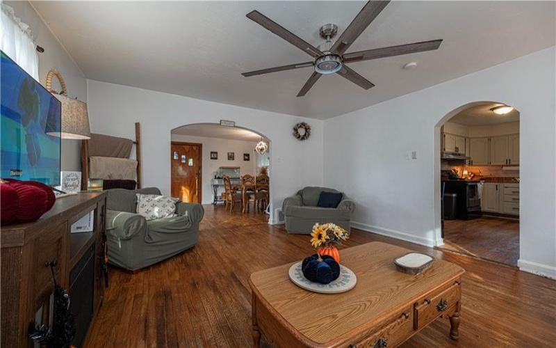 1309 Main St, Burgettstown, 15021, 4 Bedroom Bedrooms, ,1.1 BathroomBathrooms,Residential,For Sale,Main St,1770207