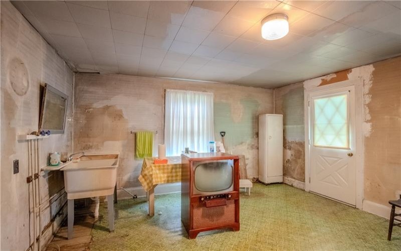 50 1st Ave, Crucible, 15357, 4 Bedrooms Bedrooms, ,2 BathroomsBathrooms,Residential,For Sale,1st Ave,1765044