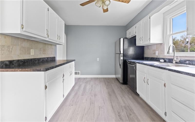 29 Devil's Den Road, Burgettstown, 15021, 3 Bedrooms Bedrooms, ,2.1 BathroomsBathrooms,Residential,For Sale,Devil's Den Road,1770089